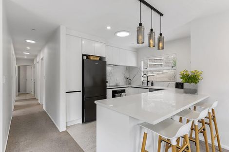 Photo of property in 2/58 Botany Road, Botany Downs, Auckland, 2010