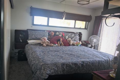 Photo of property in 17 Westside Road, Port Waikato, Tuakau, 2695