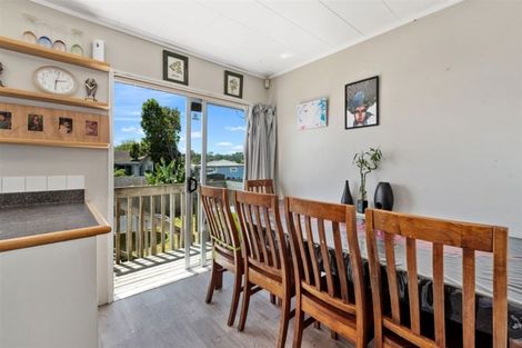 Photo of property in 11 Vanden Place, Henderson, Auckland, 0610