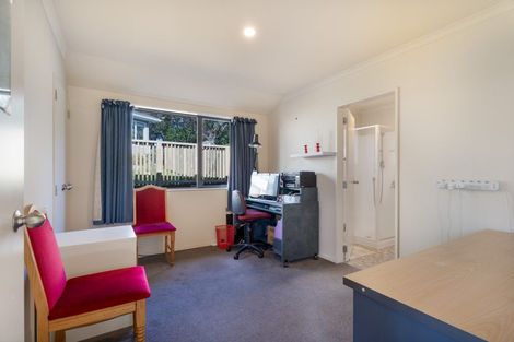 Photo of property in 1a Chester Road, Tawa, Wellington, 5028