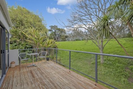 Photo of property in 2/284 Sunset Road, Windsor Park, Auckland, 0632
