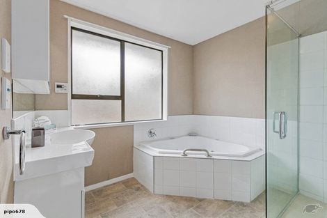 Photo of property in 28 Montclare Avenue, Ilam, Christchurch, 8041