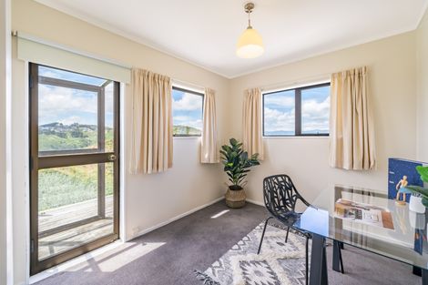 Photo of property in 42 Gurkha Crescent, Khandallah, Wellington, 6035