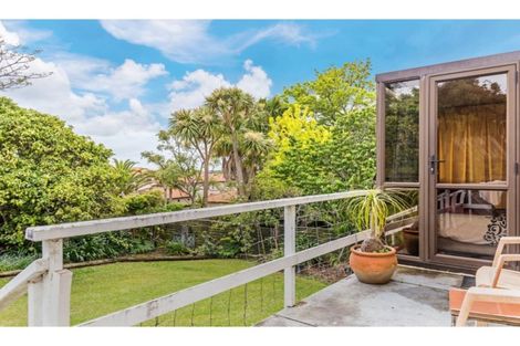 Photo of property in 118 Whangaparaoa Road, Red Beach, 0932
