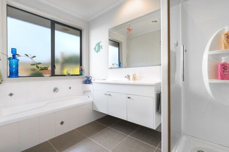 Photo of property in 5 Kirtle Close, Pyes Pa, Tauranga, 3112