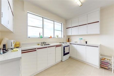 Photo of property in 68 Akaroa Drive, Maupuia, Wellington, 6022