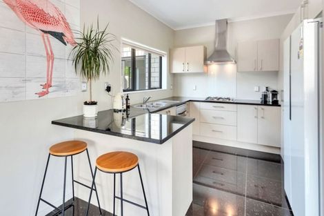 Photo of property in 3a Edwards Avenue, Henderson, Auckland, 0610