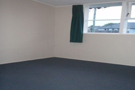 Photo of property in 11 Virgil Place, Northcote, Christchurch, 8052