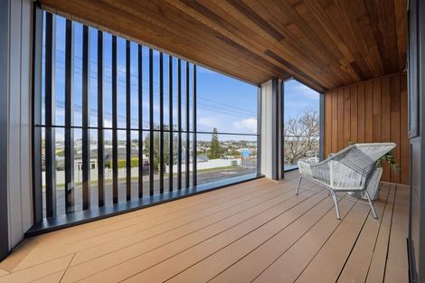 Photo of property in 2b Rangitoto Terrace, Milford, Auckland, 0620