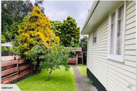 Photo of property in 122a Govett Avenue, Frankleigh Park, New Plymouth, 4310