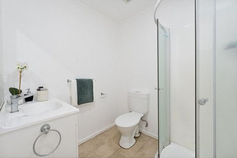 Photo of property in 28 Dallinghoe Crescent, Milford, Auckland, 0620