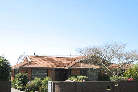 Photo of property in 38 Solomon Avenue, Redwood, Christchurch, 8051