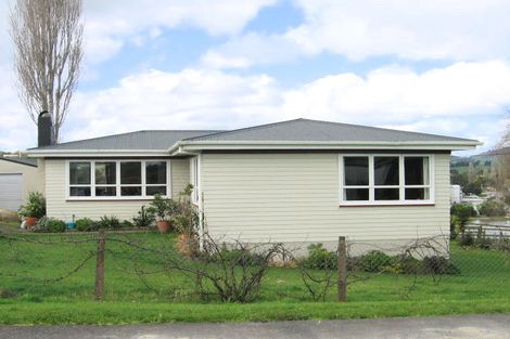 Photo of property in 21 Doctors Hill Road, Maungaturoto, 0520