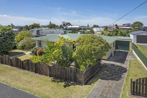 Photo of property in 25 Lee Street, Castlecliff, Whanganui, 4501