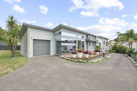 Photo of property in 870 Whangaparaoa Road, Manly, Whangaparaoa, 0930