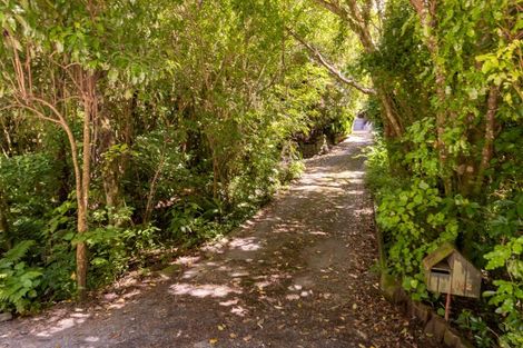 Photo of property in 142 Pinehaven Road, Pinehaven, Upper Hutt, 5019