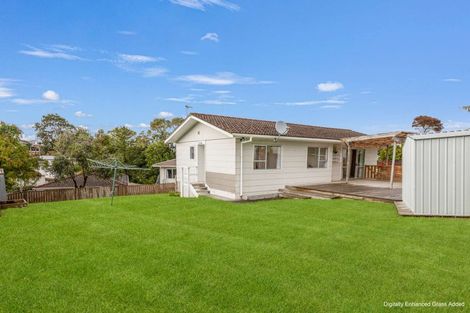 Photo of property in 6 Fernhaven Place, Massey, Auckland, 0614
