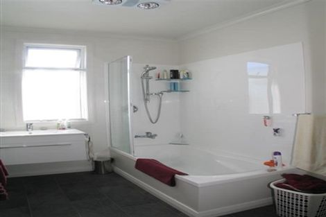 Photo of property in 20 Leicester Street, Picton, 7220