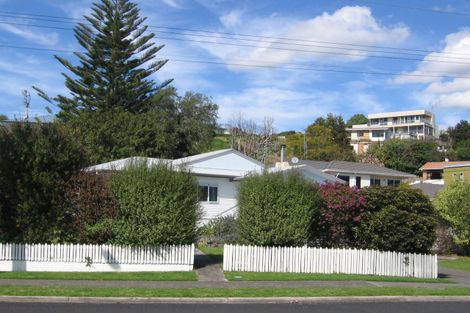 Photo of property in 108 Vale Street, Otumoetai, Tauranga, 3110
