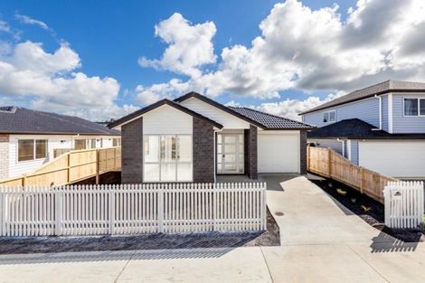 Photo of property in 12 Hemopo Street, Pukekohe, 2120