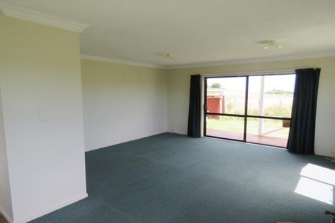 Photo of property in 627 South Road, Omata, New Plymouth, 4374