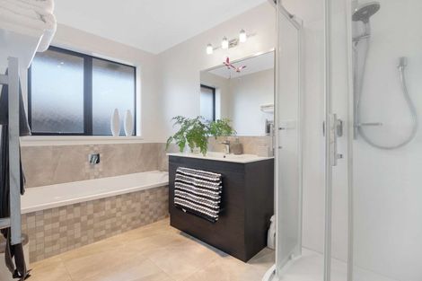 Photo of property in 35 Benner Drive, Ngatea, 3503