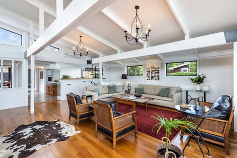 Photo of property in 224 Lake Terrace, Waipahihi, Taupo, 3330