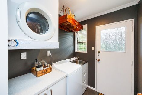 Photo of property in 8 Earl Place, Hokowhitu, Palmerston North, 4410