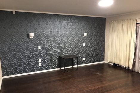 Photo of property in 7 Kallaroo Place, Botany Downs, Auckland, 2010