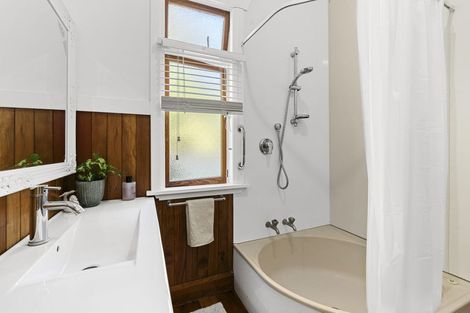 Photo of property in 15a Sycamore Grove, Lower Vogeltown, New Plymouth, 4310