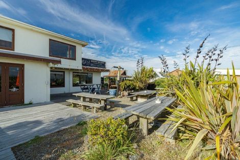 Photo of property in 1 Waimea Road, Waikanae Beach, Waikanae, 5036