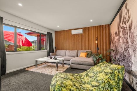 Photo of property in 6 Stratford Court, Fitzherbert, Palmerston North, 4410