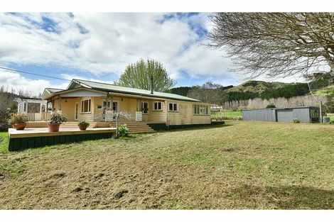 Photo of property in 2882 Kaipara Coast Highway, Glorit, Warkworth, 0984
