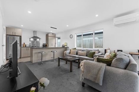 Photo of property in 101 Kuaka Drive, Takanini, 2112