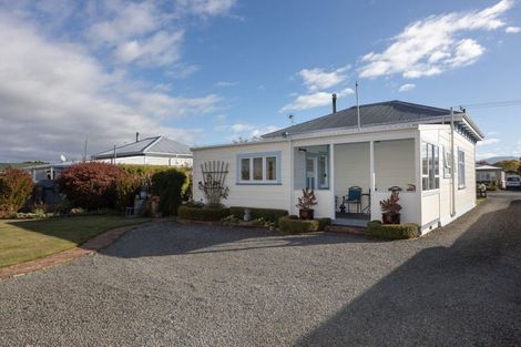 Photo of property in 8 Thyra Street, Dannevirke, 4930