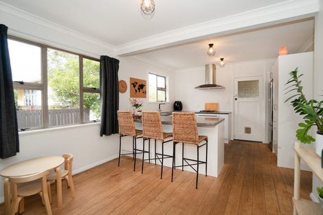 Photo of property in 130 College Street, Awapuni, Palmerston North, 4412