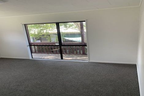 Photo of property in 75 Trias Road, Totara Vale, Auckland, 0629