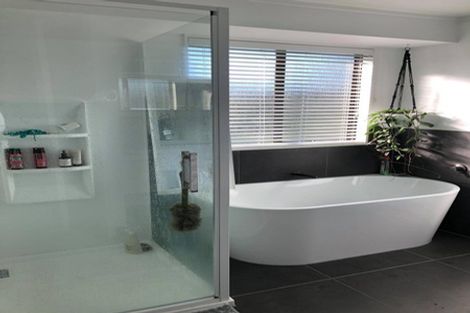 Photo of property in 11 Lorena Place, West Harbour, Auckland, 0618