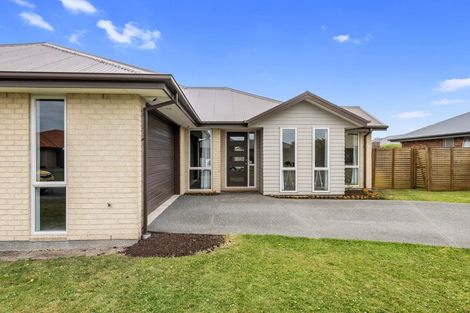 Photo of property in 8 Maple Place, Rangiora, 7400