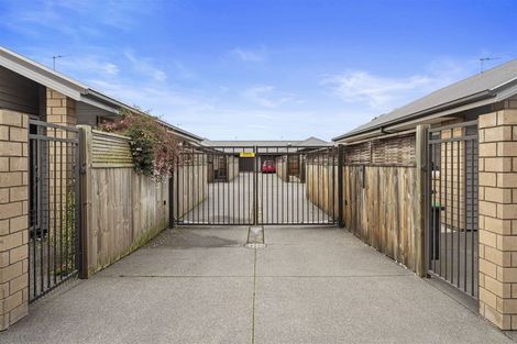 Photo of property in 2/78 Marshland Road, Shirley, Christchurch, 8061