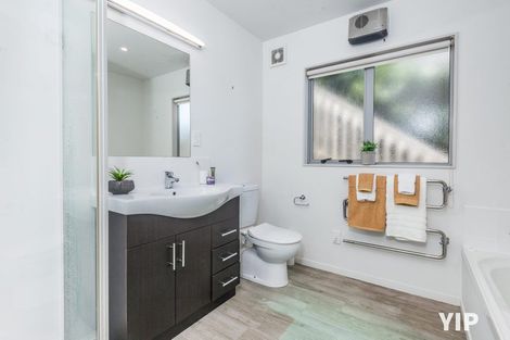 Photo of property in 35 Meadowcroft Grove, Johnsonville, Wellington, 6037