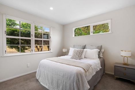 Photo of property in 28 Cockayne Crescent, Sunnynook, Auckland, 0620