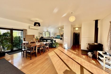 Photo of property in 6 Armstrong Avenue, Saint Martins, Christchurch, 8022