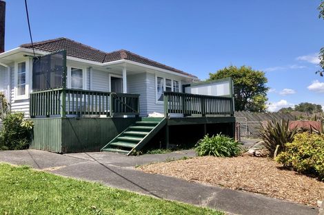 Photo of property in 211 Don Buck Road, Massey, Auckland, 0614