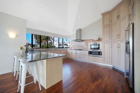 Photo of property in 12 Quedley Court, Eastern Beach, Auckland, 2012