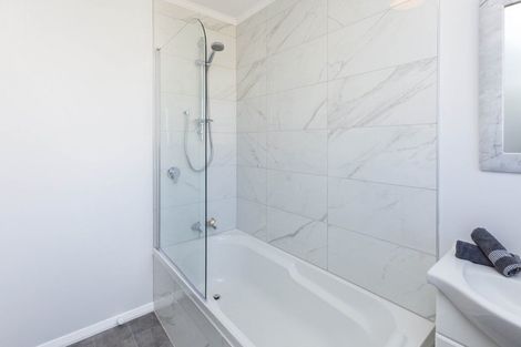 Photo of property in 1/29 Hillside Drive, Maoribank, Upper Hutt, 5018