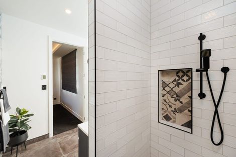 Photo of property in 2 Waimarama Court, Roslyn, Palmerston North, 4414