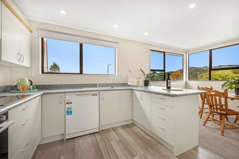 Photo of property in 142 Holborn Drive, Stokes Valley, Lower Hutt, 5019