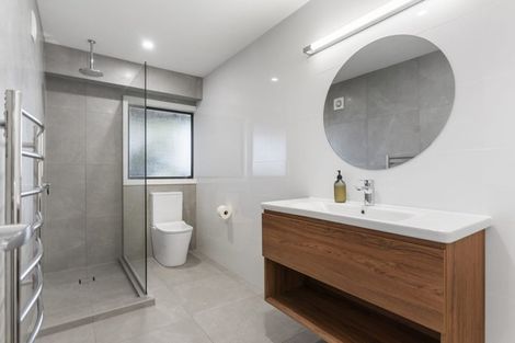 Photo of property in 133 Sandspit Road, Shelly Park, Auckland, 2014