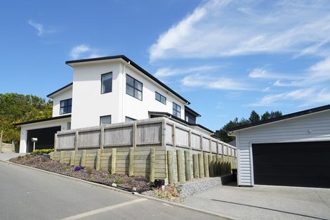 Photo of property in 18 Prestbury Grove, Churton Park, Wellington, 6037